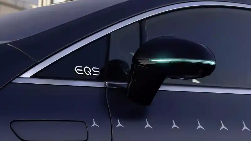 Foto - Mercedes Kenalkan Lampu Turtuoise Sebagai Penanda Mobil Autonomous