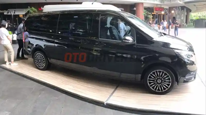 Foto - GALERI: MPV Mewah Mercedes-Benz Indonesia (24 Foto)