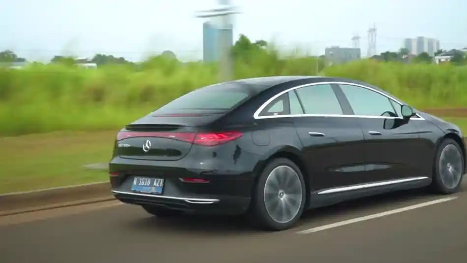 Berita - Mercedes-Benz EQE 350+, EV Mewah Nan Nyaman Untuk Liburan