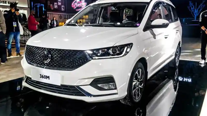 Foto - LMPV MG Ternyata Kembaran Baojun 360