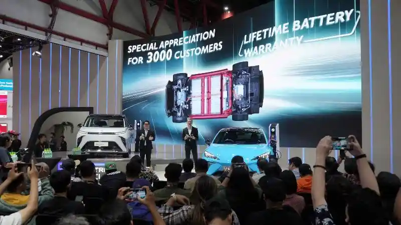 Foto - MG 4 EV Rakitan Indonesia Hadirkan Harga Kompetitif Dan Garansi Baterai Seumur Hidup 