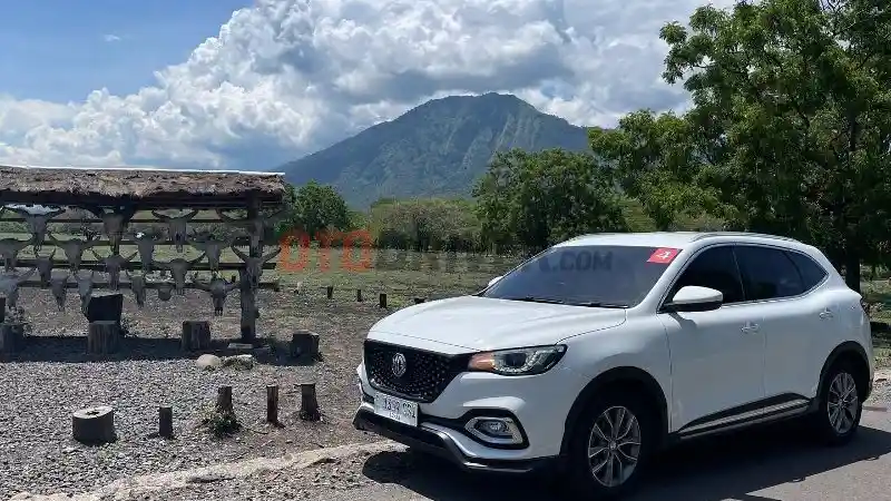 Foto - Bocoran Dua Model MG Yang Bakal Diluncurkan 2023