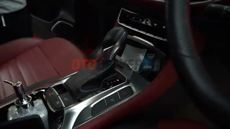 Foto - Begini Mewahnya Kabin MG HS, Kental Aura Porsche 