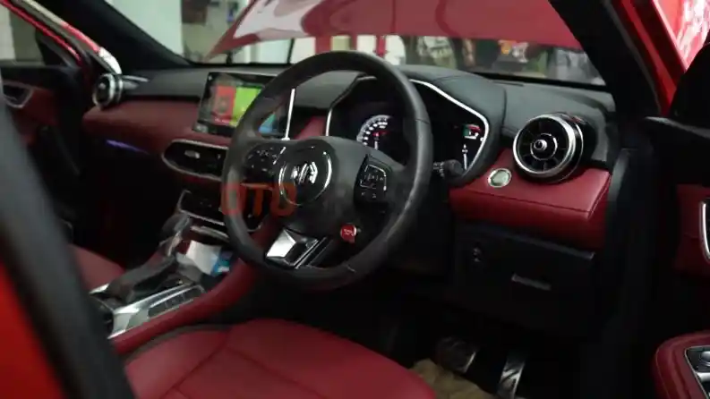 Berita - Begini Mewahnya Kabin MG HS, Kental Aura Porsche 