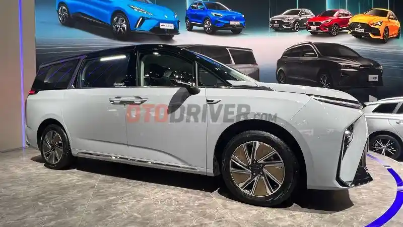 Foto - MG Resmi Perkenalkan MG Maxus 9. MPV EV Premium Pertama Di Indonesia