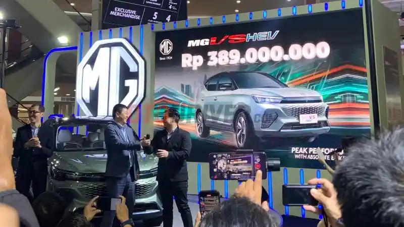 Foto - MG VS HEV Resmi Meluncur. Mobil Hybrid Di Bawah Rp 400 Juta