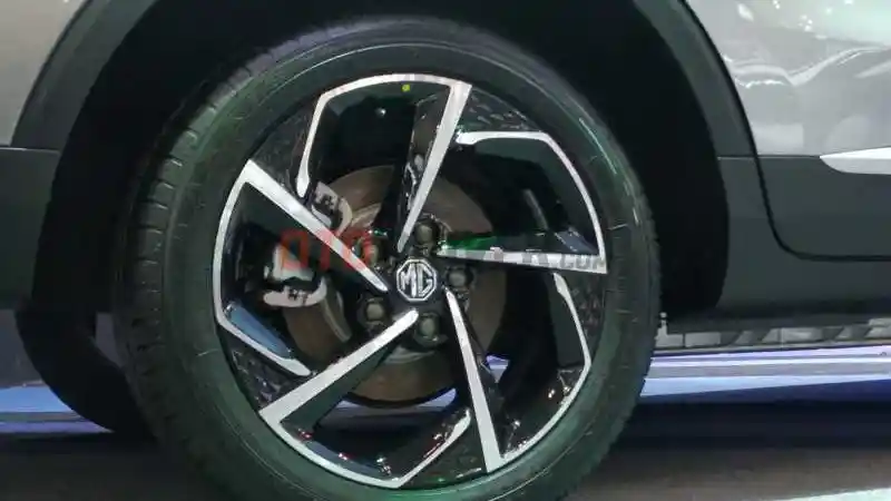 Foto - GALERI: Melihat Lebih Dekat Detail MG ZS EV di GIIAS 2022