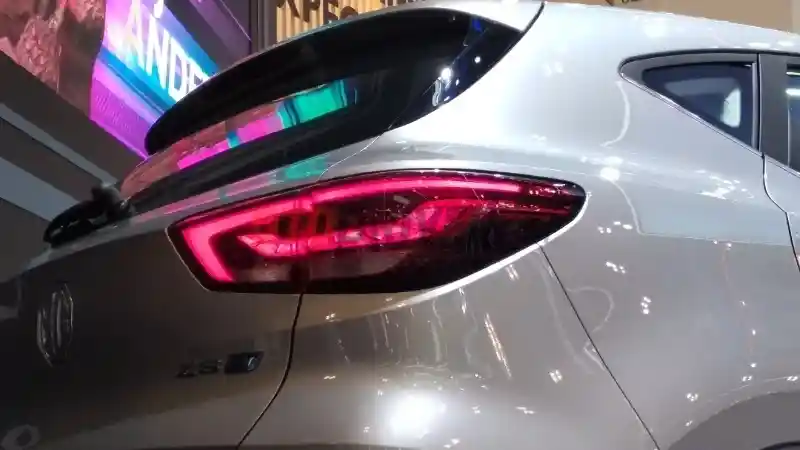 Foto - GALERI: Melihat Lebih Dekat Detail MG ZS EV di GIIAS 2022