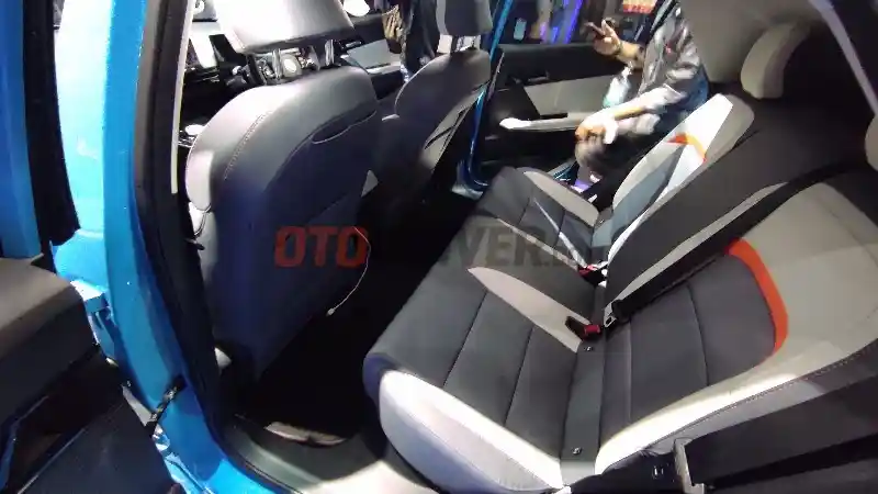 Foto - Melihat Interior MG4 EV, Mobil yang Dapat Mengisi Daya Sepeda Listrik