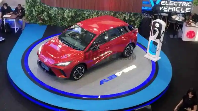 Berita - Sah, Harga MG4 EV Resmi Diumumkan. Di Bawah 700 Jutaan