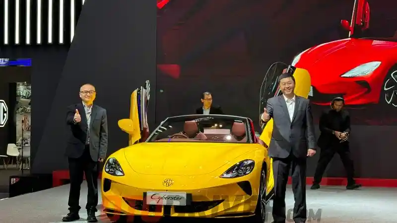 Foto - Lebih Dekat Dengan MG Cyberster, Roadster EV Rp 1,6 M Dan 3,2 Detik