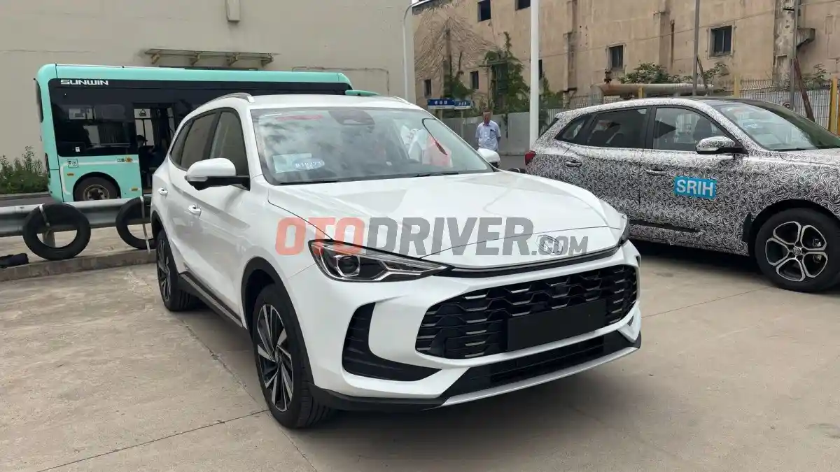 Foto - Melihat Langsung MG ZS Hybrid Yang Segera Dijual Di Indonesia, Diprediksi Rp 300 Jutaan