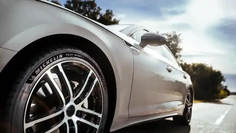 Foto - Michelin Luncurkan Ban Andalan Mobil-Mobil Sport