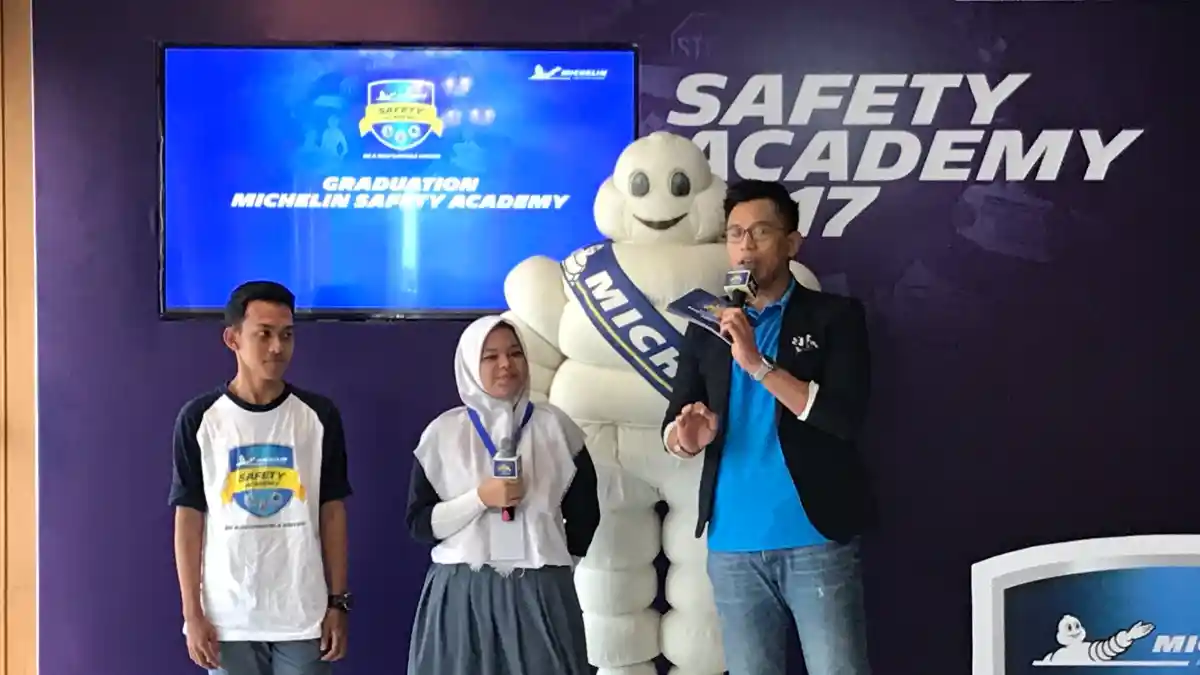 Berita - Michelin Luluskan Ratusan Siswa SMA Untuk Kantongi SIM Plus Panutan Berlalulintas