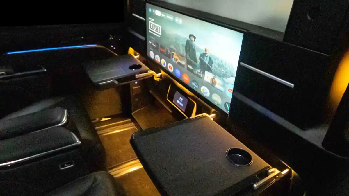 Foto - Maxus Mifa 9 Lombardi Edition Makin Mewah, Partisi Baru Bikin Kabin Lebih Lapang dan Eksklusif
