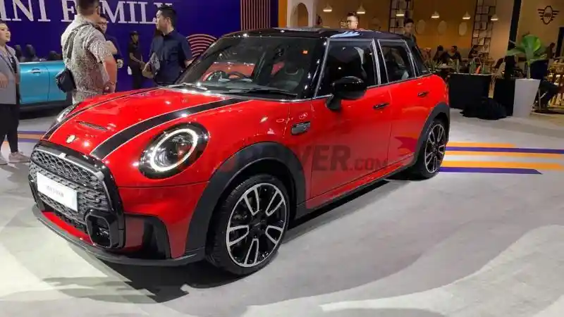 Berita - Mini 5-Door Cooper S Melantai Di GIIAS, Punya Tampang Sporty 