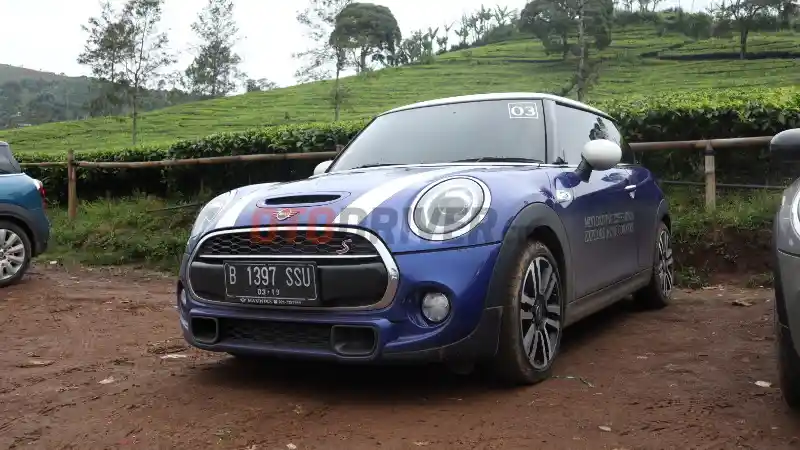 Foto - FIRST DRIVE: MINI Cooper S 3-Door 2019