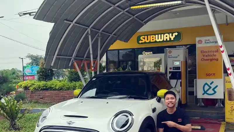 Foto - Holiday In Style 2023, Mini EV: Plus dan Minus Si Stylish Ala British 