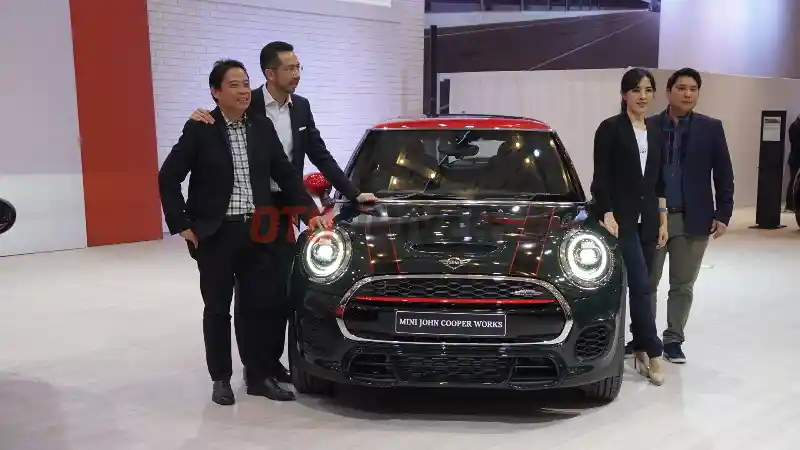 Berita - GIIAS 2018: Tiga Varian MINI Cooper Dapatkan Facelift
