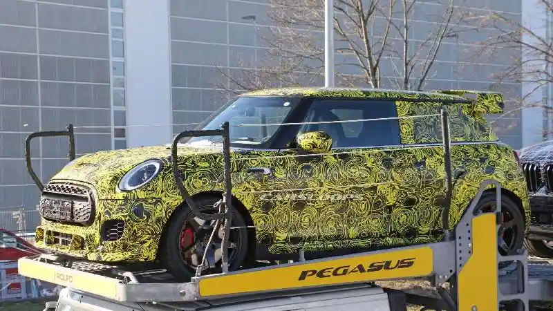 Berita - MINI JCW Paling Sangar Debut Global Tahun Ini? 