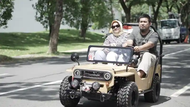 Foto - Beragam Jip Ukuran Mini Menyita Perhatian Publik Surabaya