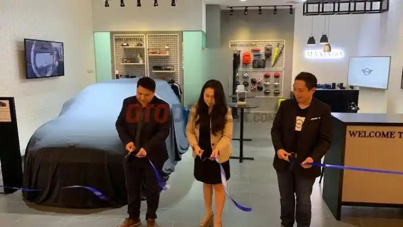 Foto - MINI Dirikan Dealer Berukuran Mini di Bandung. Tetap Bisa Servis