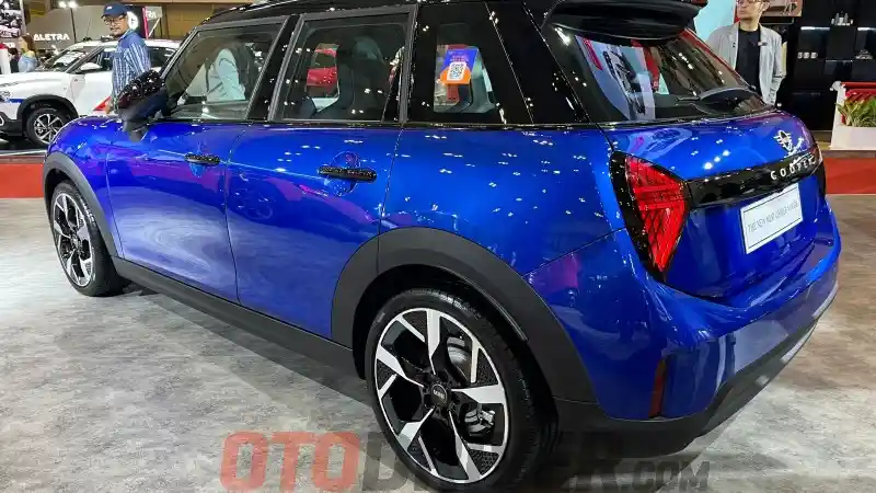 Foto - GALERI: MINI 5 Door Generasi Terbaru (20 FOTO)