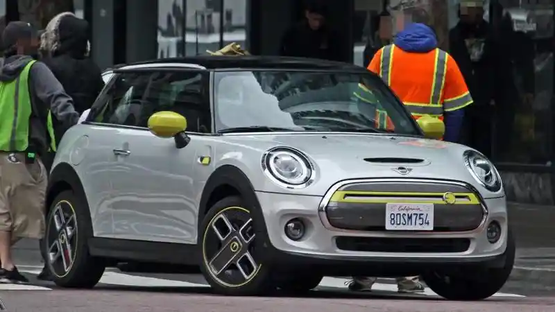 Berita - Mini Cooper Full Electric Dijual Rp 540 jutaan?