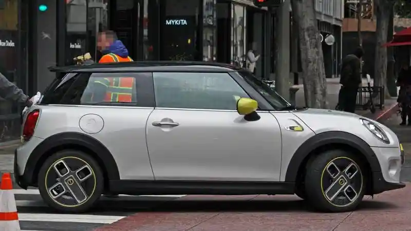 Foto - Mini Cooper Full Electric Dijual Rp 540 jutaan?