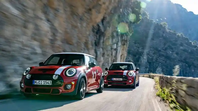 Berita - MINI Hadirkan Paddy Hopkirk Edition. Super Terbatas 10 Unit Saja, 