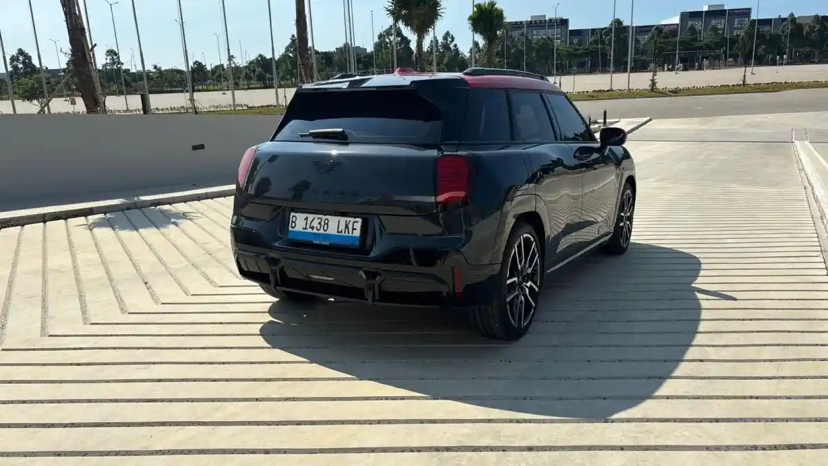 Foto - Mudik In Style 2026 : MINI Aceman JCW EV, Si Kecil Yang Beringas Teman Bergaya Di Perkotaan