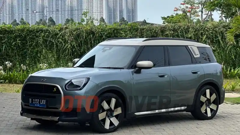 Berita - Holiday In Style 2024 : MINI Countryman SE, Funky Dan Fun To Drive