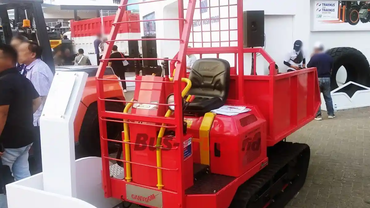 Foto - Merasakan Sensasi Kendaraan Niaga Kelas Berat Di Mining Indonesia 2025