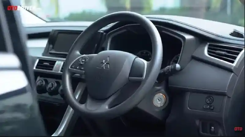 Foto - Mitsubishi Xpander Exceed: Model Terjangkau Tapi Tetap Elegan 