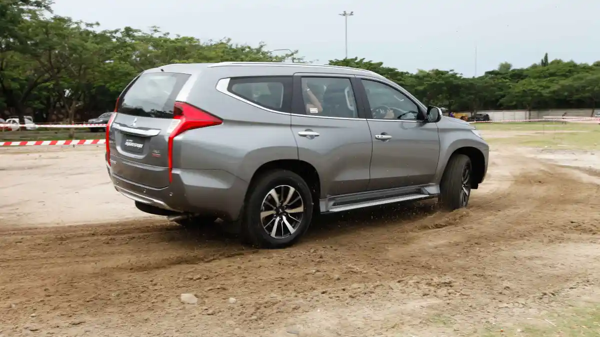 Foto - FIRST DRIVE: Mitsubishi All New Pajero Sport Dakar 4x4 