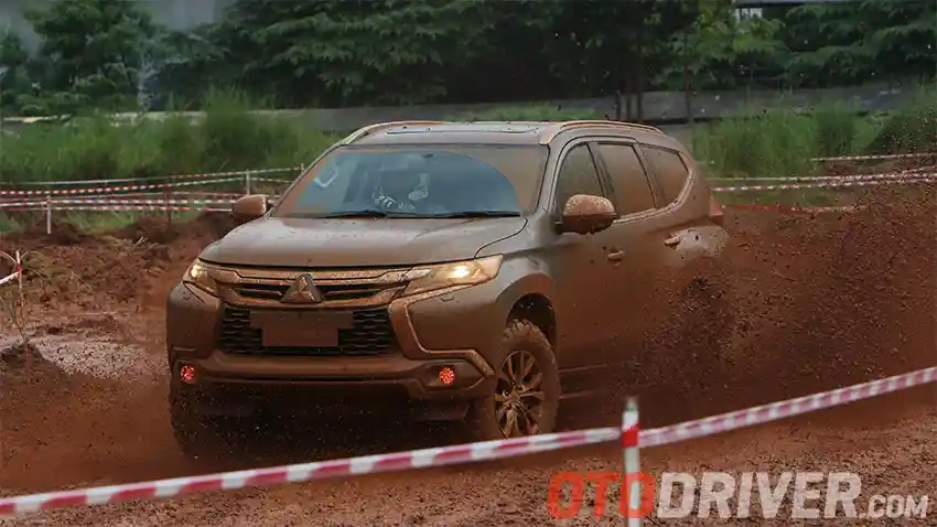 Foto - Kisah Duel Fortuner dan Pajero Sport (Bagian 2)