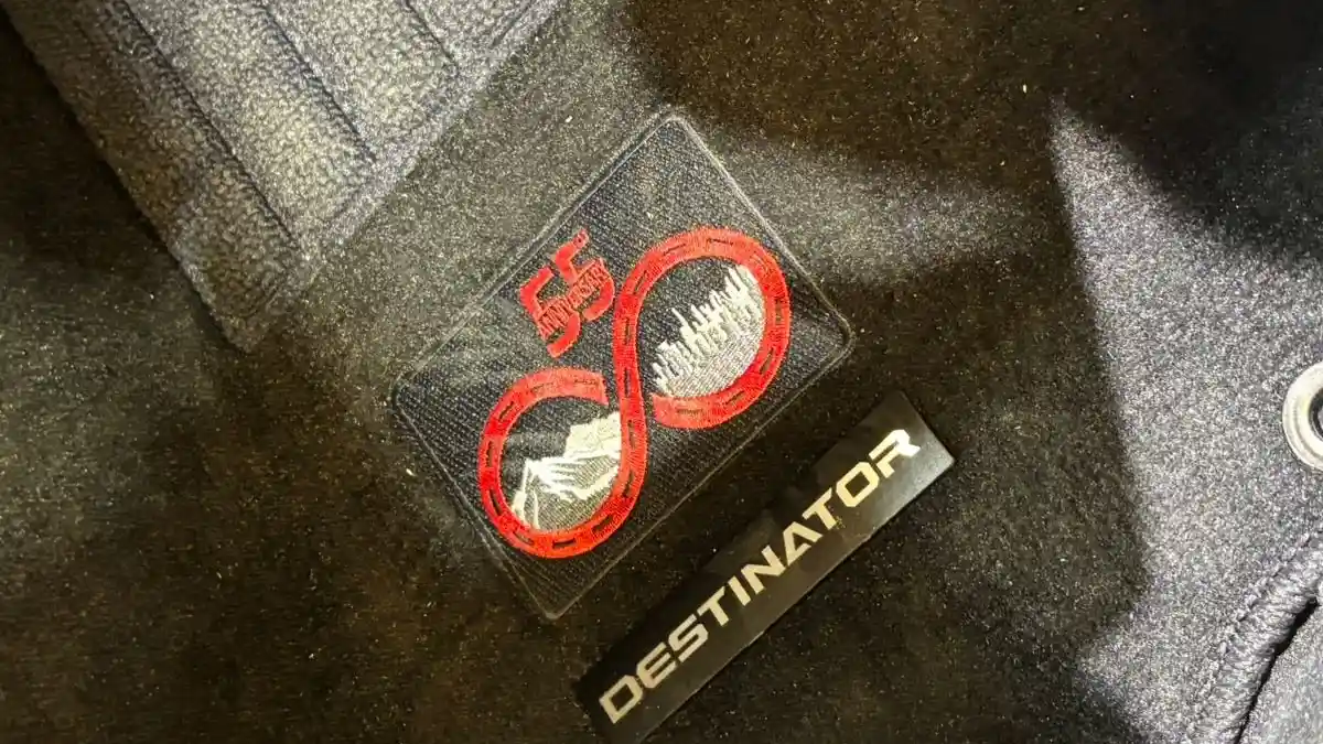 Foto - Mitsubishi Jual Edisi Khusus Destinator Dan XForce Di IIMS 2026