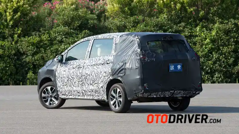 Foto - FIRST DRIVE: Mitsubishi New Small MPV (EKSKLUSIF)