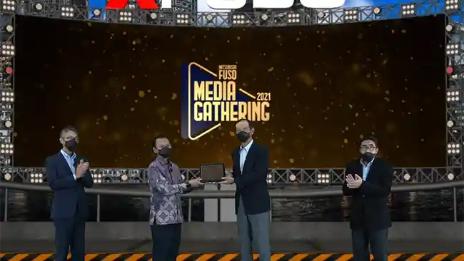 Foto - Kemenhub dan Fuso Indonesia Bekerja Sama Dalam Teknologi Digital