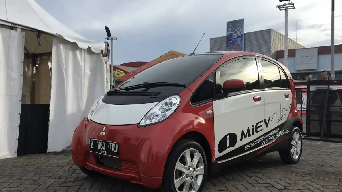 Foto - Mengenal Lebih Dekat Mitsubishi i-Miev Untuk Pemerintah Indonesia