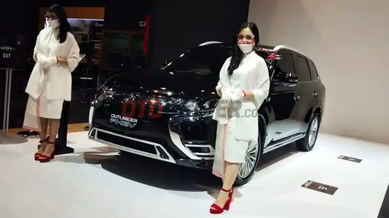 Berita - Mitsubishi Outlander PHEV Diskon Rp 421 Juta Khusus Di Bulan Ini.