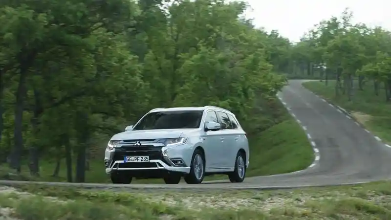First Drive - FIRST DRIVE: Mitsubishi Outlander PHEV 2018 Versi Prancis