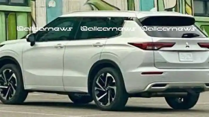 Foto - Mitsubishi Siap Jual Outlander PHEV Baru, Penampilannya Jauh Lebih Mewah