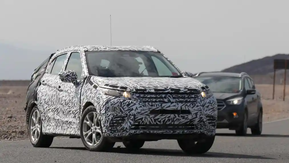 Foto - SPY SHOT: Mitsubishi Outlander Sport 2017 