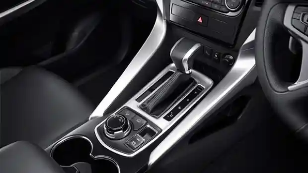 Foto - All New Mitsubishi Pajero Sport Diluncurkan, Ini FItur Barunya !