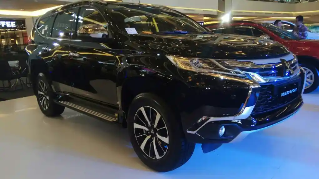 Foto - Mitsubishi Pajero Sport Tak Selaris Toyota Fortuner di Sumatera Utara?
