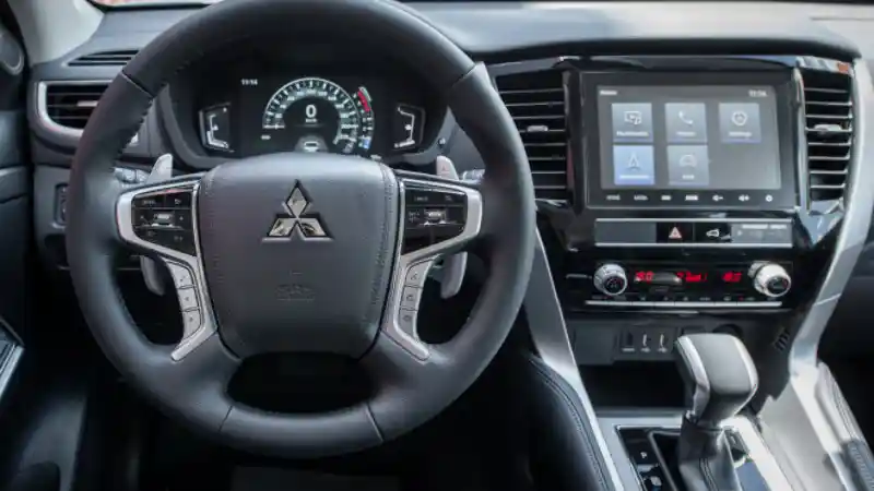 Foto - Melihat Lebih Dekat Pajero Sport Facelift Versi Filipina