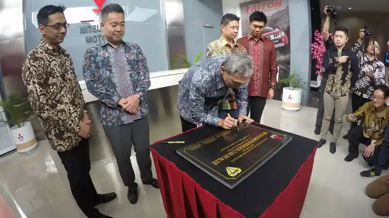 Berita - Mitsubishi Resmikan Dealer Ketiga di Palembang