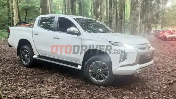 Foto - Menjelajahi Bali Dengan Triton Kasta Tertinggi