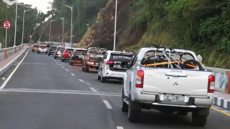 Foto - Menjelajahi Bali Dengan Triton Kasta Tertinggi